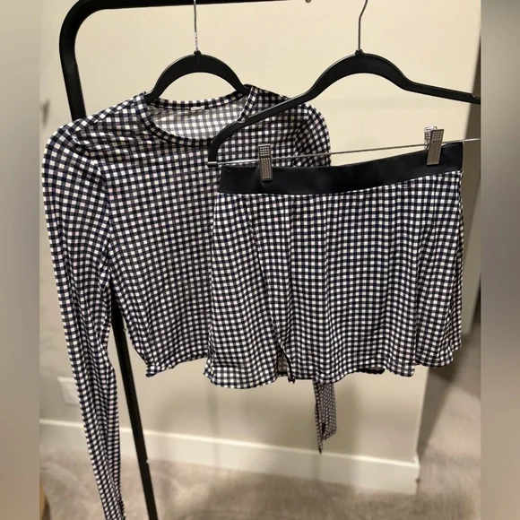 ALO Yoga Mesh Gingham Cropped Long Sleeve and Skirt Set - Picture 1 of 7